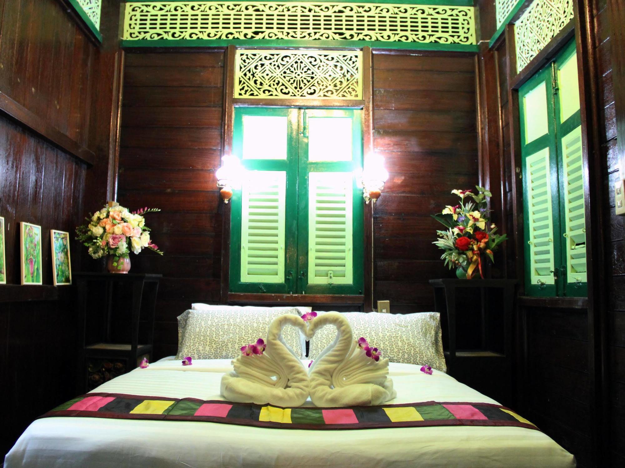 Laksameenarai Guesthouse - Hostel/Backpacker Accommodation Bangkok Exterior photo
