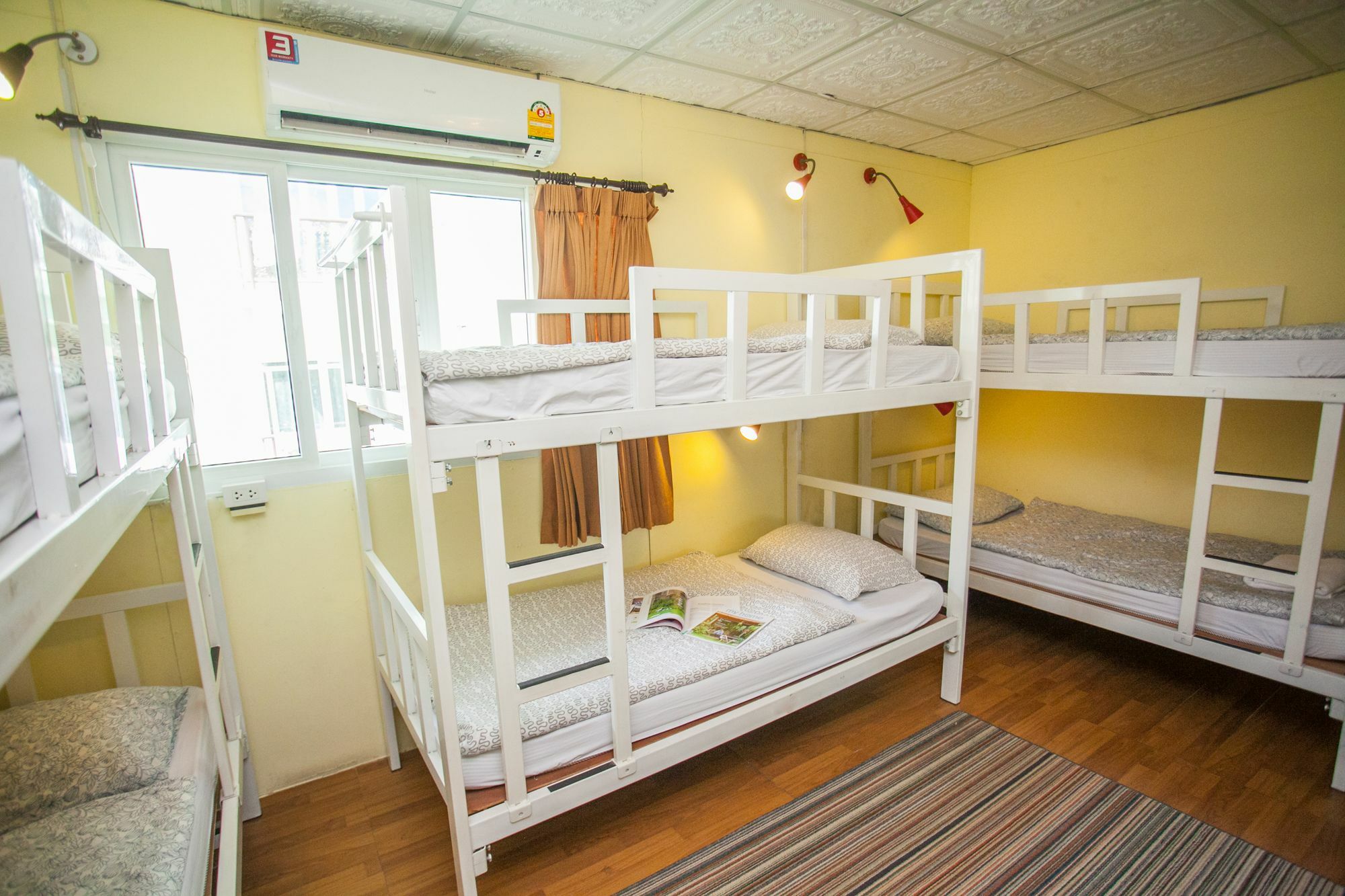 Laksameenarai Guesthouse - Hostel/Backpacker Accommodation Bangkok Exterior photo